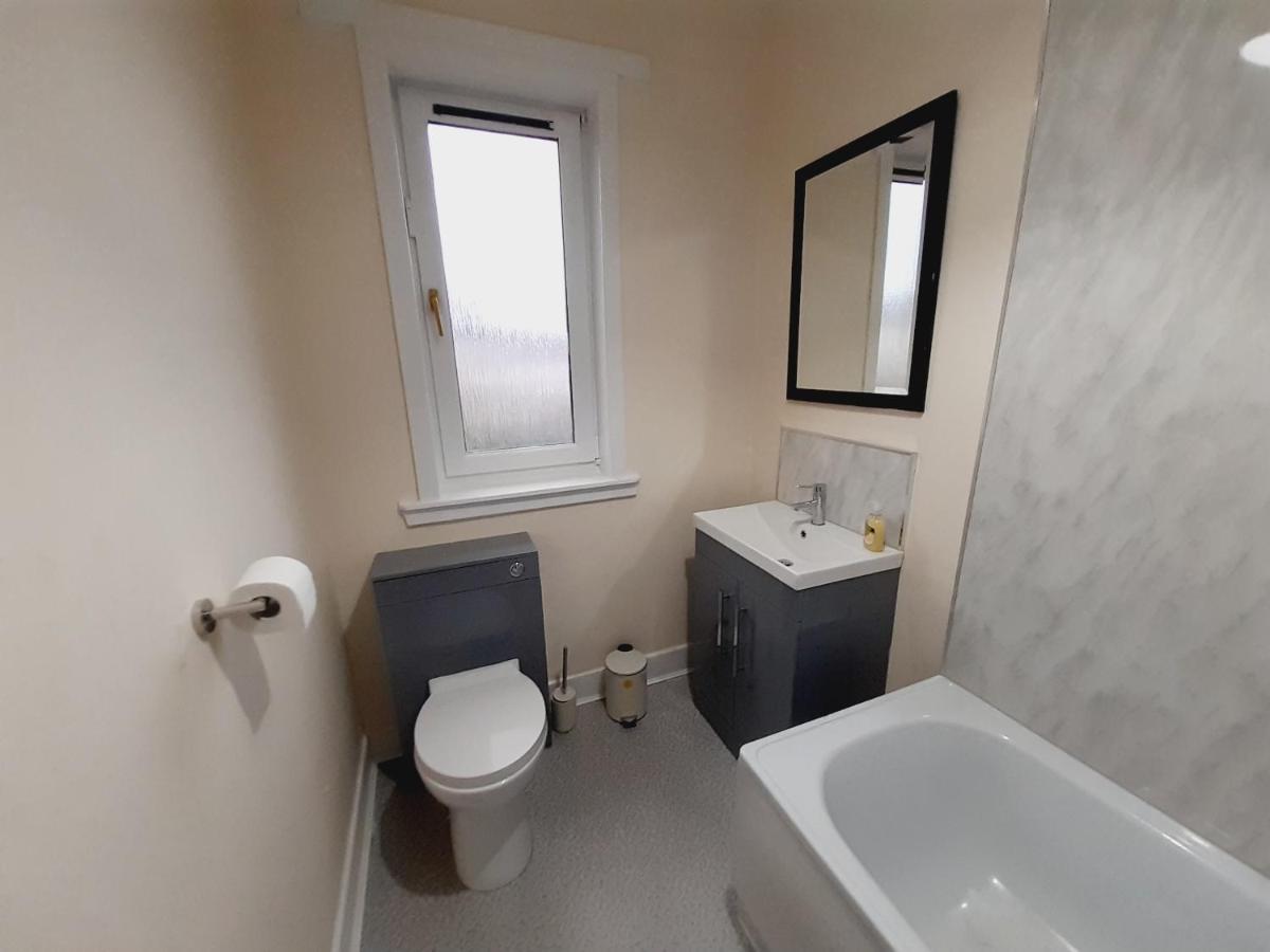Carvetii - Vincent House - Large 3 Bedroom With On-site Parking Apartment *