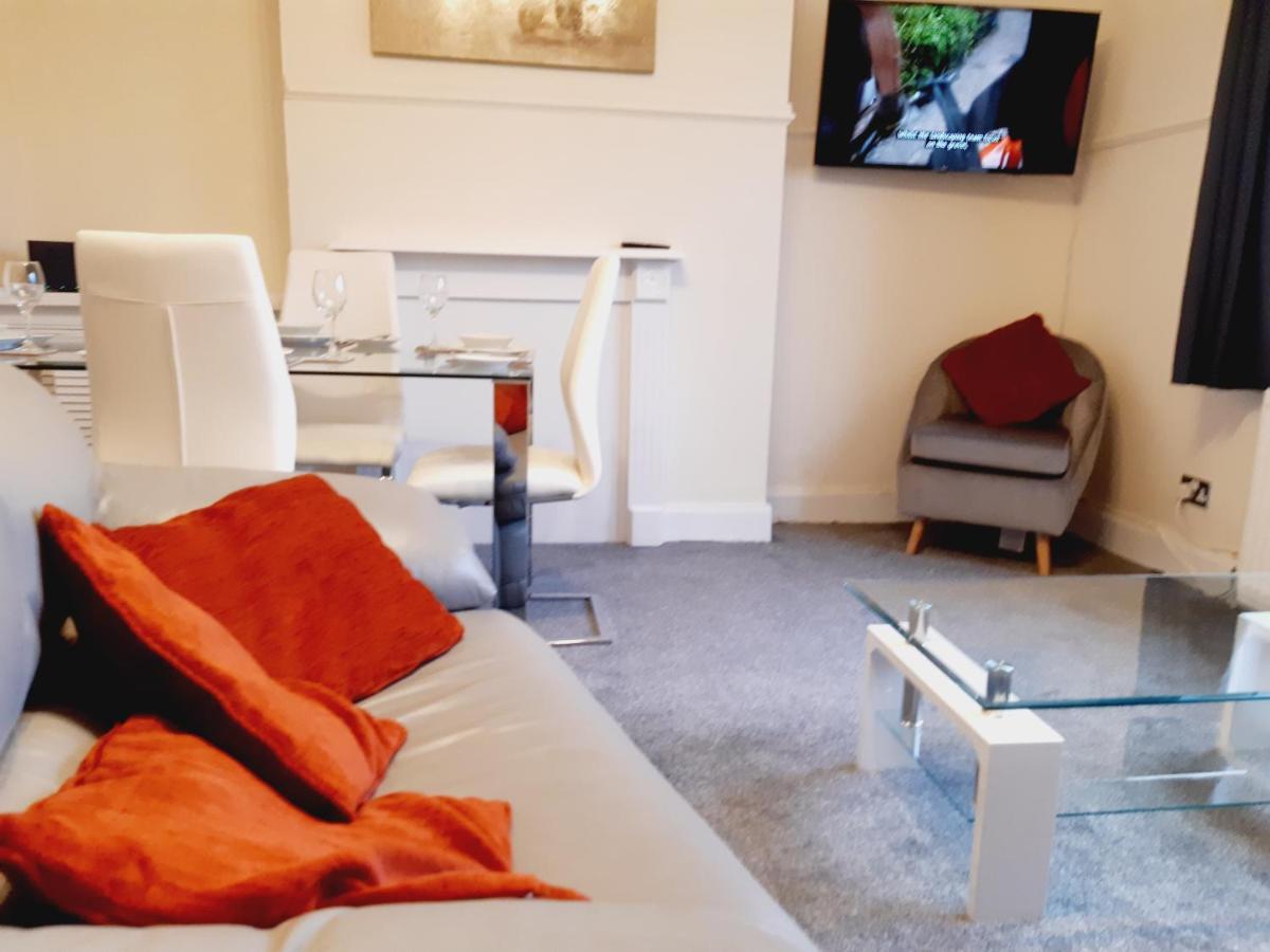 Carvetii - Vincent House - Large 3 Bedroom With On-site Parking * Lochgelly